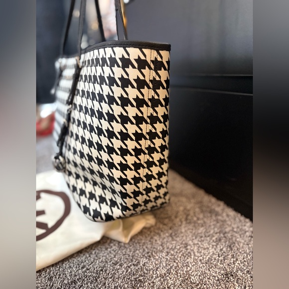 Michael Kors Houndstooth Jet set tote w/ dusty - Picture 15 of 17